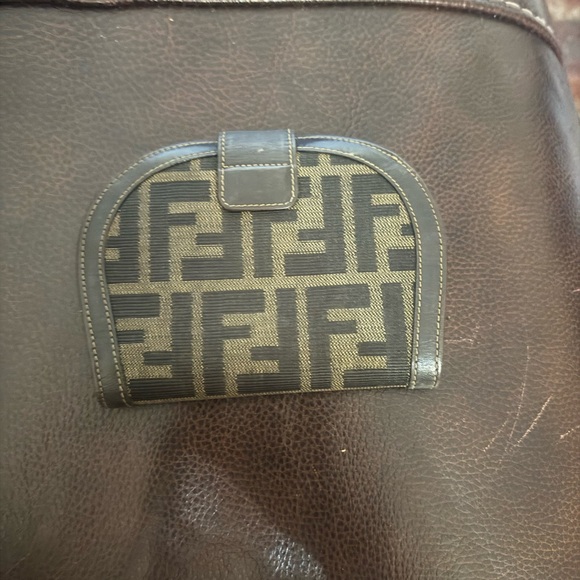 Vintage Authentic Fendi Wallet in great condition. Please see pics for details. - Picture 2 of 11